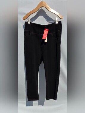 Black Ewedoos Size L Cropped Pull-On Capri Leggings NWT